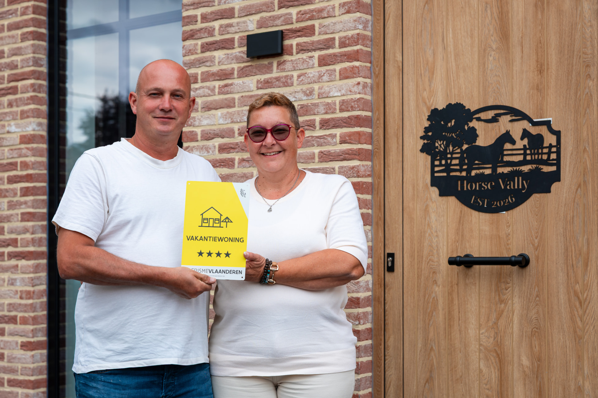 Patricia, gastvrouw van Horsey Valley, voor de vakantiewoning
