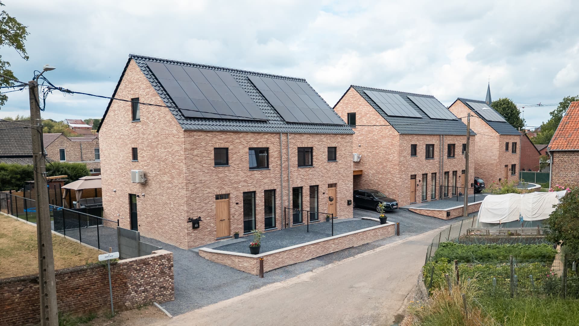Horsey Valley en Klein Lauw: twee nieuwbouwvakantiewoningen in baksteen met zonnepanelen
